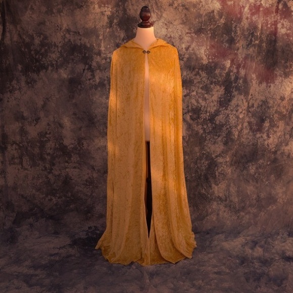 Velvet gown/cape - Picture 3 of 3